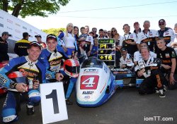 Les frères Birchall bousculent les « anciens » en side car 2
