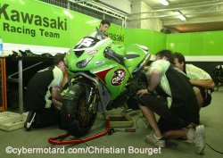 16 samedi 21 avril > 8e heure > Casse moteur pour la Kawasaki N°95