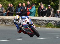 3e victoire au TT pour Peter Hickman