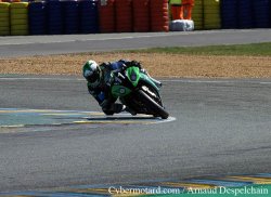 La Kawasaki N°11 repart le couteau entre les dents