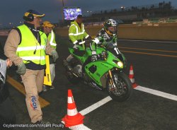 Panne d'essence pour Kenny Foray sur la Kawasaki N°11