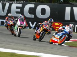 La bataille a été rude entre Vinales, Kent, Cortese et Luis Salom en moto3 !