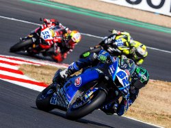 Stefano Manzi impérial en première manche supersport