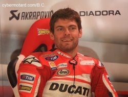 Avec une 16e place au classement provisoire, Cal Crutchlow postule pour être pilote de pointe chez Suzuki en 2015....