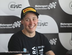 Lucy Glockner et ses co-équipiers terminent ex-aequo en Coupe Superstock