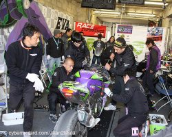 Dimanche 11H 15 : remise en état express de la Kawasaki N°10