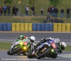 18H00 bagarre pour les places d'honneur en superstock