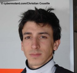 Louis Rossi sur un tremplin en GP 125
